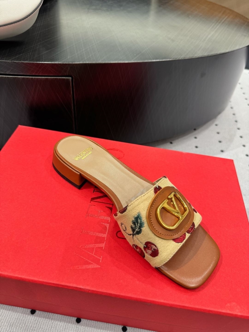 Va1e*ntin0 slippers